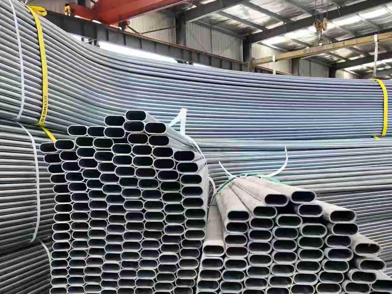 冬暖式大棚骨架-椭圆管骨架成品堆放