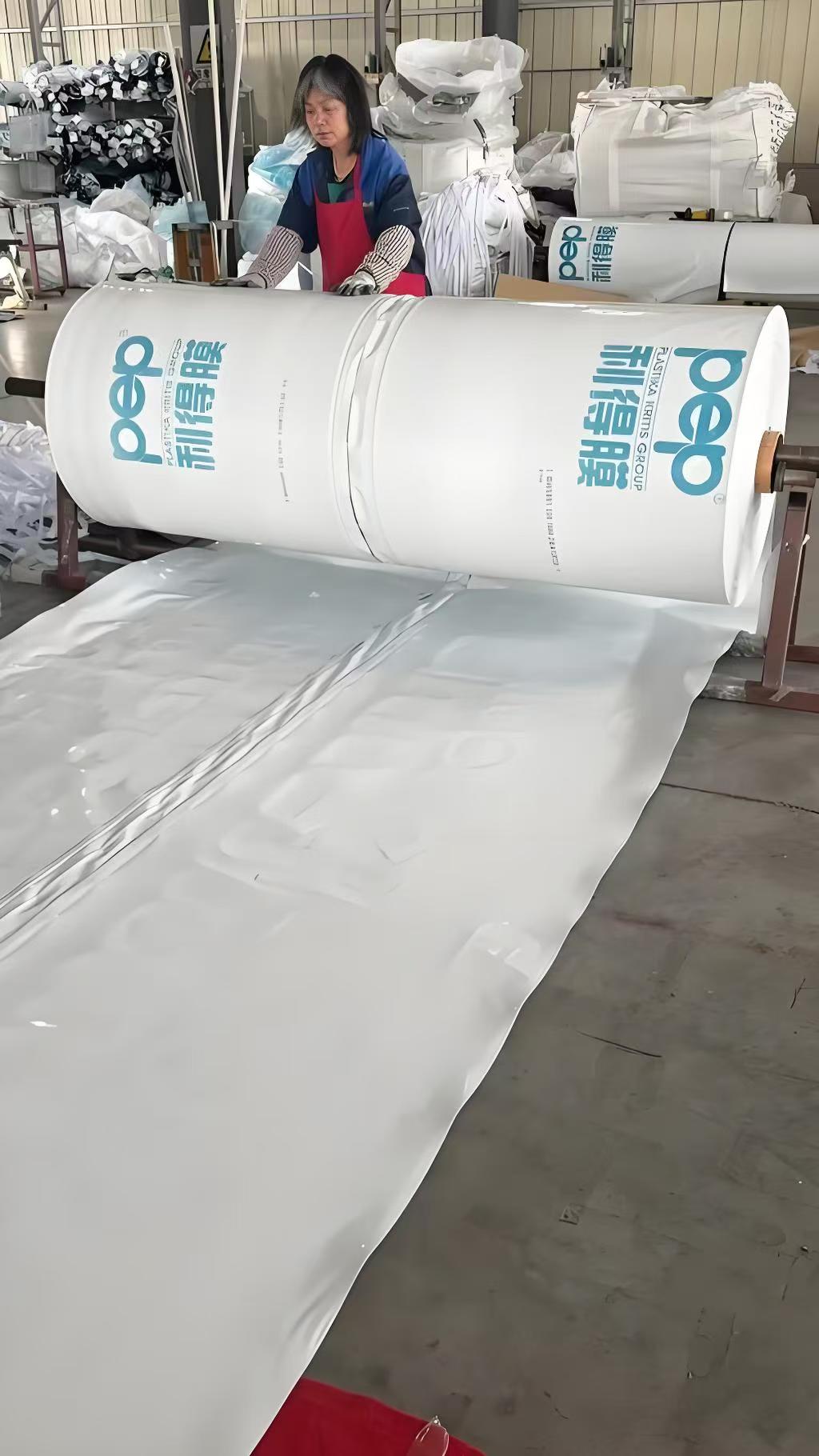 智慧农业物联网设备_棚内传感器安装现场